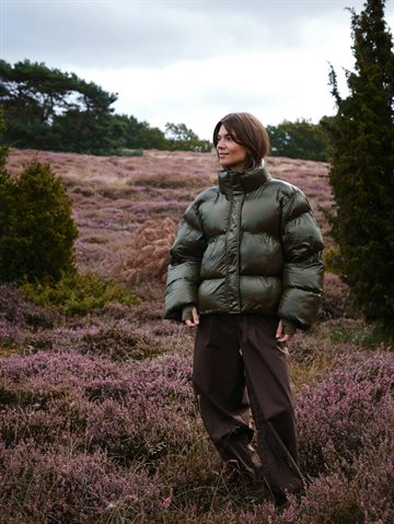 Neo Noir - Rhea Shiny Puffer Jacket - Olive