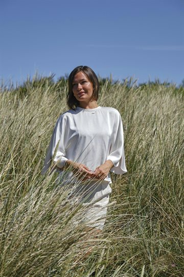 Neo Noir - Liora Heavy Sateen Blouse - Pearl