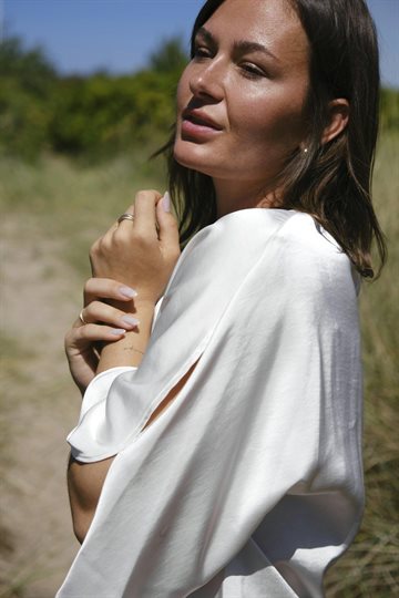 Neo Noir - Liora Heavy Sateen Blouse - Pearl