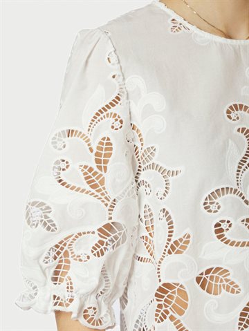 Neo Noir - Fia Embroidery Blouse - White