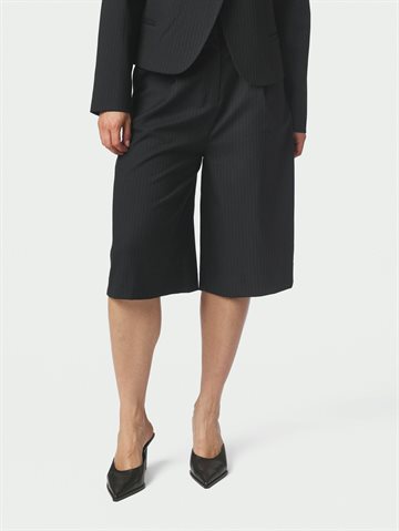 Neo Noir - Rima Slim Pinstripe Shorts - Dark Navy