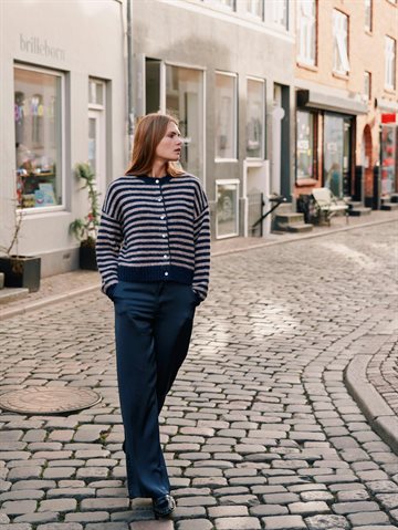 Neo Noir - Isana Stripe Fluffy Knit Cardigan - Navy Stripe