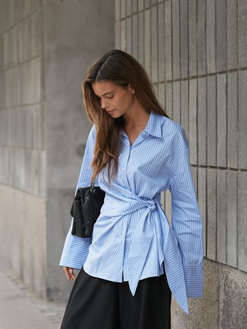 Neo Noir - Helisa Stripe Shirt - Light Blue