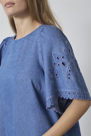 Co\' Couture - Tilly Emb Blouse - Denim Blue