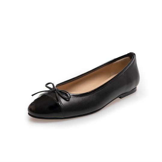 Se Copenhagen Shoes - Like Moving Patent Toe - Sort hos Strike A Pose