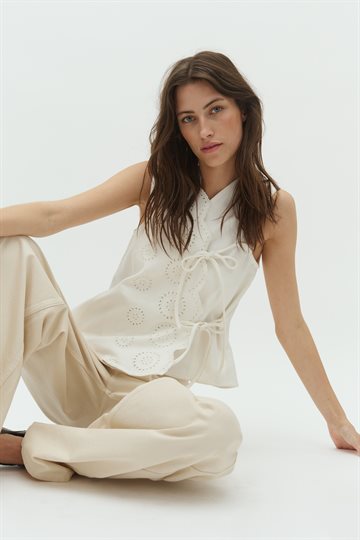 Global F - Ciana Scallop Top - White