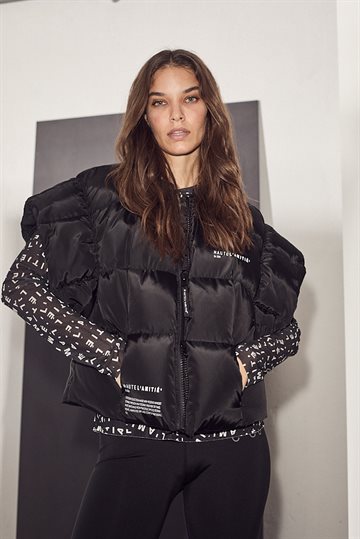 Haute L \' Amitié - L\' Amitié Mesh Ls O-Neck - Black