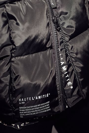 Haute L \' Amitié - Mount Puffer Vest - Black