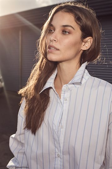 Haute L \' Amitié - Fine Line Twist Bow Shirt - Blue Stripe