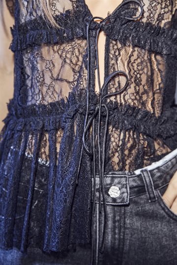 Haute L\' Amitié - New Lace Tie Top - Black