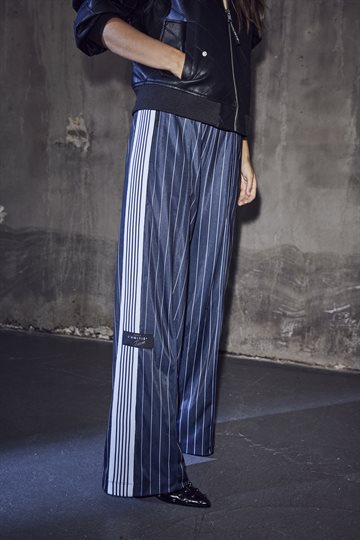 Haute L' Amitié - Baggy Pin Stripe Track Pants - Navy