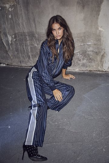 Haute L\' Amitié - Baggy Pin Stripe Track Pants - Navy
