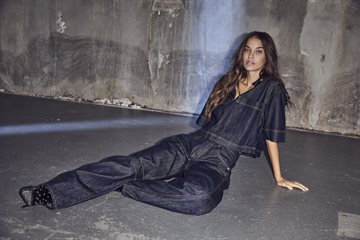 Haute L\' Amitié - Drew Barrel Panel Jeans - Unwashed Denim