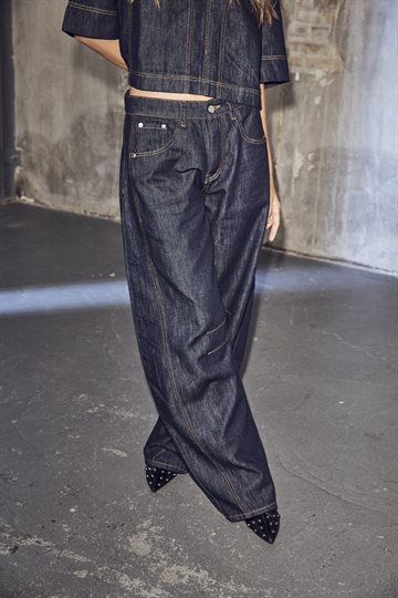 Haute L' Amitié - Drew Barrel Panel Jeans - Unwashed Denim