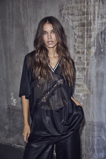 Haute L ' Amitié - Drift Asym Lace Tee - Black