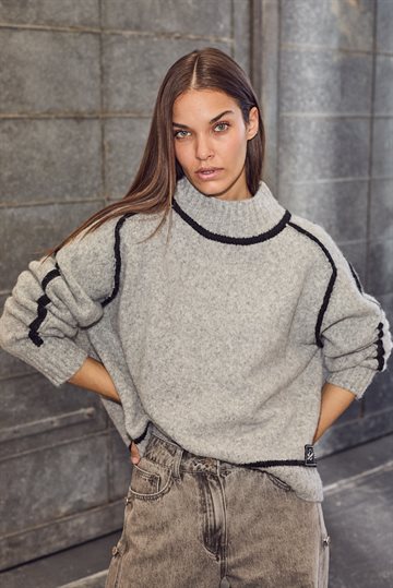 Haute L ' Amitié - Toby Hem Line Knit - Light Grey Melange