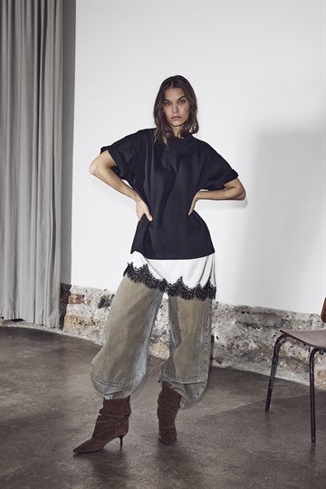 Haute L\' Amitié - Loose Mix Lingerie Tee - Black