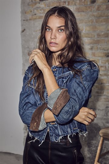  FORUDBESTILLING (SLUT JAN) - Haute L' Amitié - Denize Crop Denim Jacket - Denim Blue