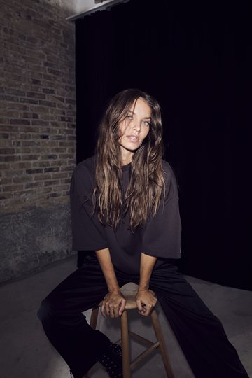 Haute L\' Amitié - Maxi Split SS Logo Sweat - Antracit