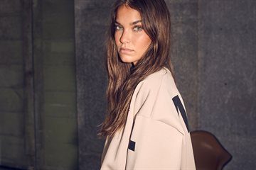 Haute L \' Amitié - Maxi Split Logo Sweat - Beige