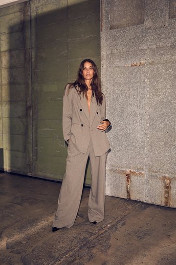 Haute L \' Amitié - Nicole Low Triangle Blazer - Beige Melange