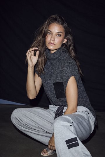 Haute L\' Amitié - Darcia Pocket Knit Vest - Antracit Melange