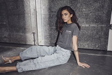 Haute L\' Amitié - Drew Barrel Panel Jeans - Bleached Denim