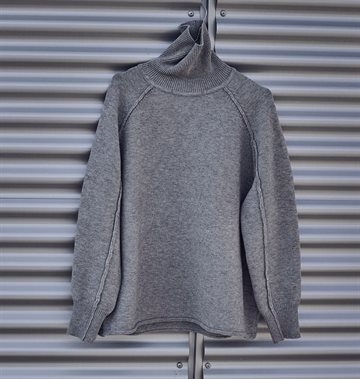 Haute L ' Amité - Premiere Reverse Roll Neck - Mid Grey