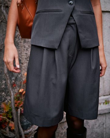 Neo Noir - Nika Structure Shorts - Dark Grey