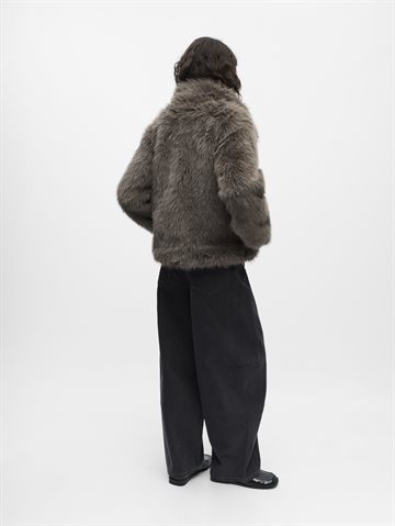 Object - Isadora Ls Hairy Coat - Magnet