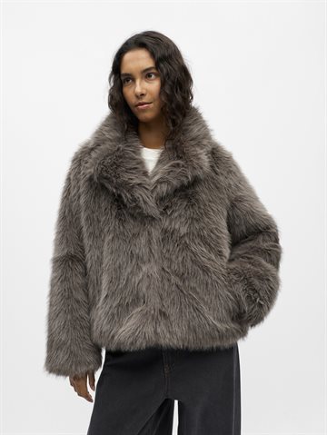 Object - Isadora Ls Hairy Coat - Magnet