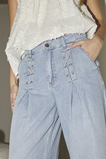 Co\' Couture - Cindy Eyelet Wide Jeans - Fade Denim