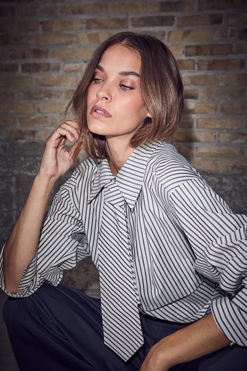 Haute L\' Amitié - Gemma Tie Stripe Shirt - Beige