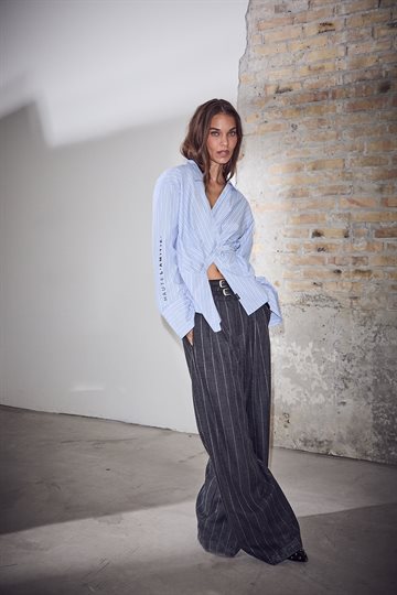 Haute L\' Amitié - Nina Strap Shirt - Pale Blue Stripe