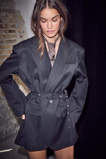 Haute L\' Amitié - Premiere Oversize Belt Blazer - Black