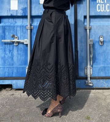 Co' Couture - Poppy Anglaise Skirt - Black